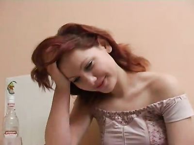 Спустил всю сперму на лицо опьяневшей подружки