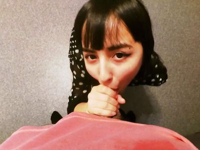 Красивая бурятка сосет хуй в любительском порно от первого лица