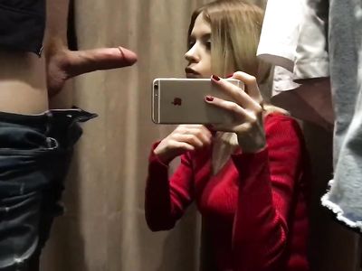 Блондинка сосет хуй чтоб позлить мужа и снимает это на камеру